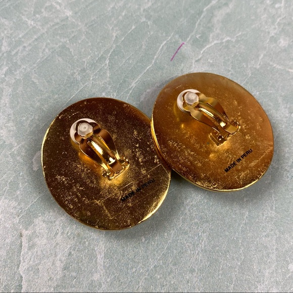 Made in Peru green malachite gold tone oval clip on earrings - Picture 6 of 6